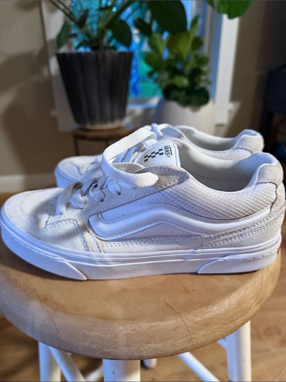 Vans woman’s White Old Skool Styled Skate Sneakers